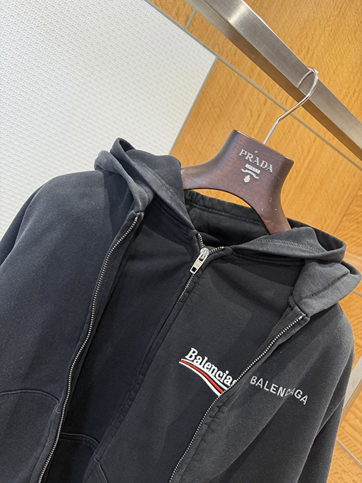 バレンシアガスーパーコピー BALENCIAGA ツーピース風のフード付きジップアップジャケット