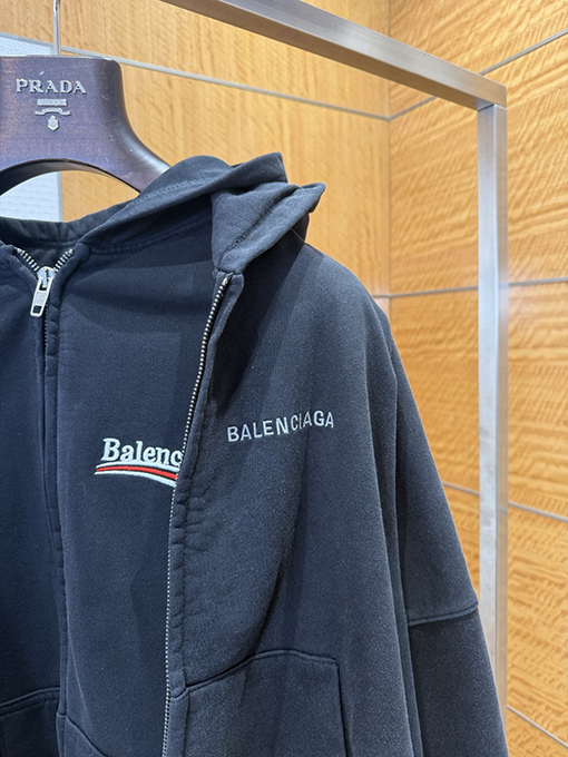 バレンシアガスーパーコピー BALENCIAGA ツーピース風のフード付きジップアップジャケット