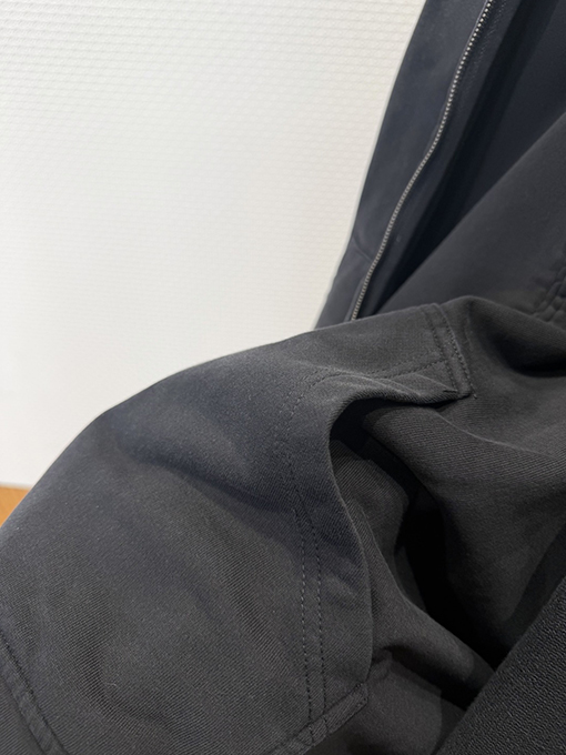 バレンシアガスーパーコピー BALENCIAGA ツーピース風のフード付きジップアップジャケット