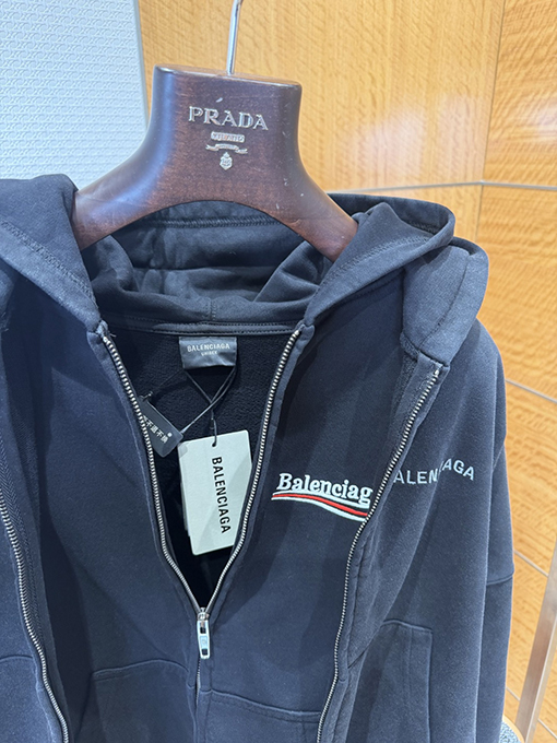 バレンシアガスーパーコピー BALENCIAGA ツーピース風のフード付きジップアップジャケット