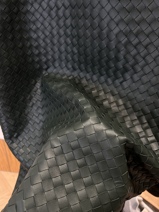 ボッテガヴェネタコピー ボタンダウンの織り襟レザージャケット