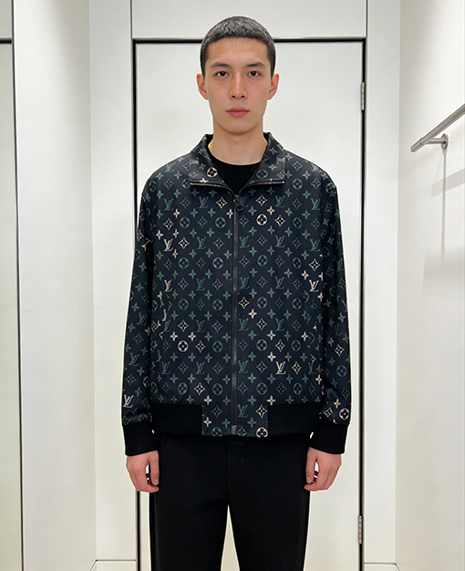 ルイヴィトンスーパーコピー カラフルな花柄の襟付きジャケット