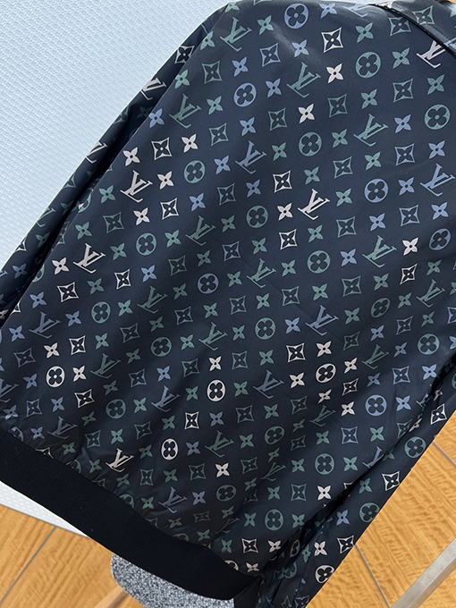 ルイヴィトンスーパーコピー カラフルな花柄の襟付きジャケット