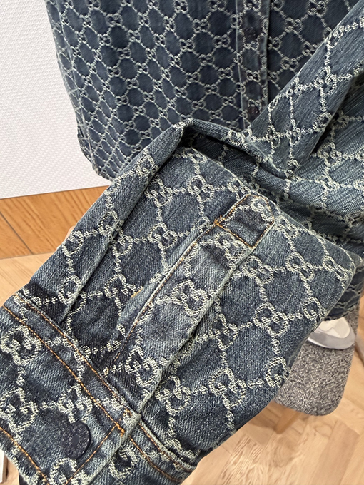 グッチブランドスーパーコピー 全面プリントのデニムジャケット