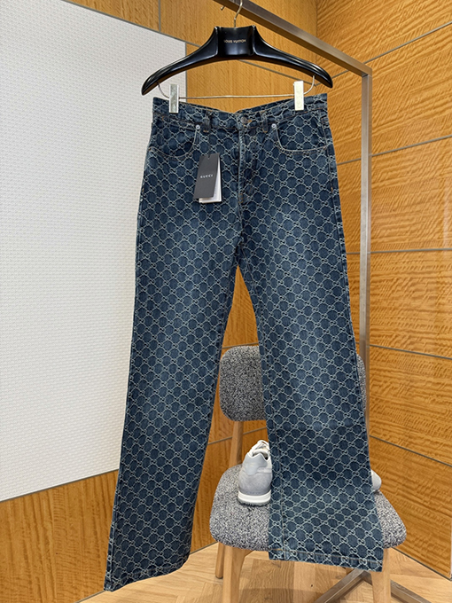 グッチ 全面プリントジーンズ
