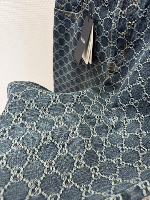 グッチ 全面プリントジーンズ