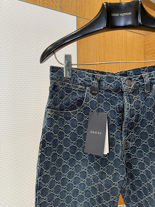 グッチ 全面プリントジーンズ