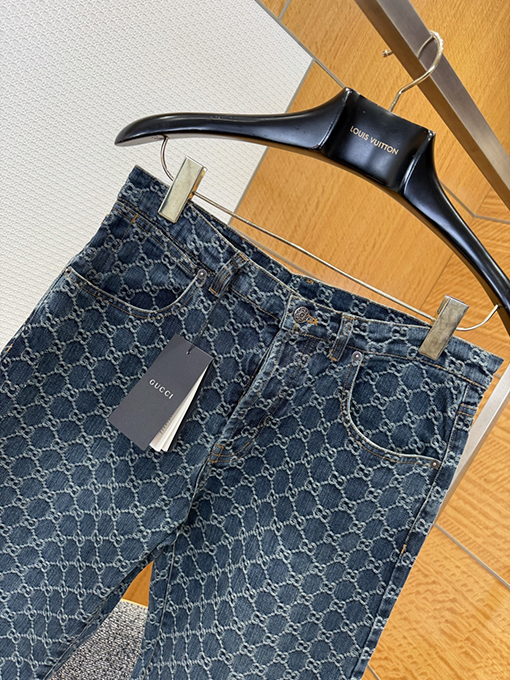 グッチ 全面プリントジーンズ