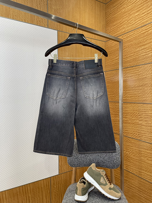 アクネストゥディオズ ダメージのスプラッターペイントデニムカプリパンツ