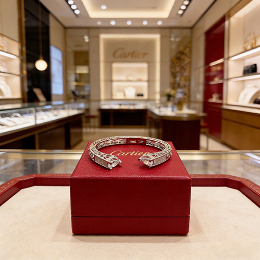 カルティエ ダイヤモンドがちりばめられたブレスレット