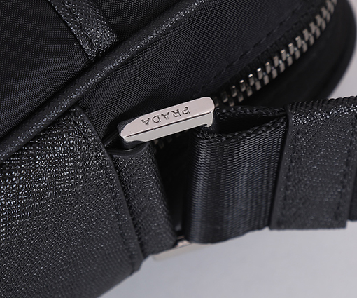 プラダ 新作メンズバッグ