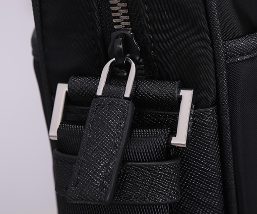 プラダ 新作メンズバッグ