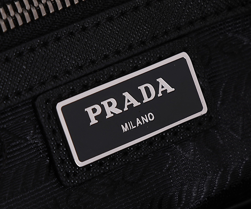 プラダ 新作メンズバッグ