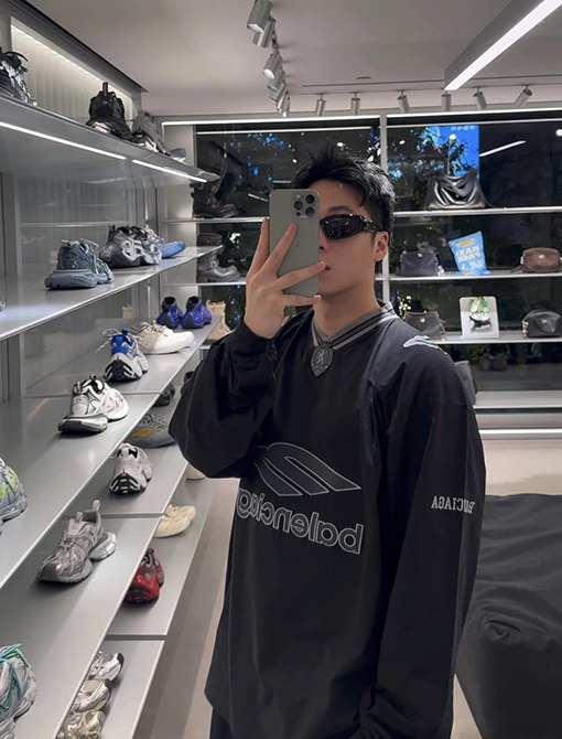 バレンシアガ BALENCIAGA アメリカンフットボール長袖シャツ