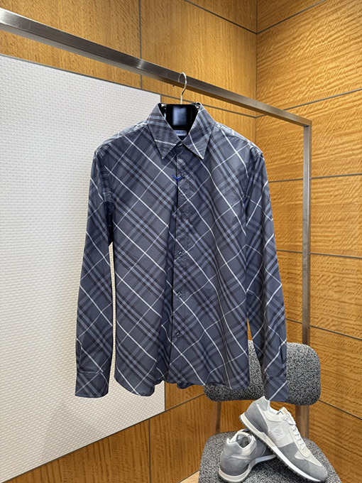 バーバリースーパーコピー チェック柄の長袖襟付きシャツ