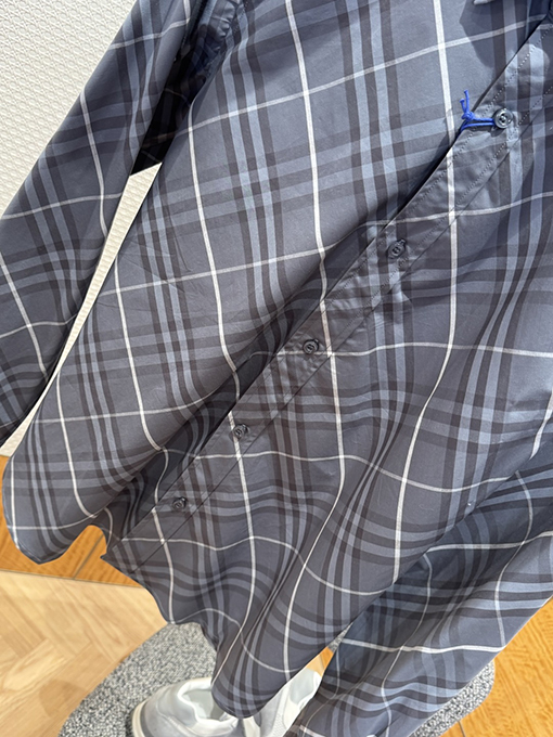 バーバリースーパーコピー チェック柄の長袖襟付きシャツ