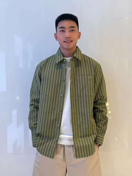 バーバリー ストライプ柄の長袖襟付きシャツ