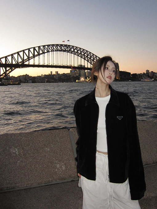 プラダコピー ベルベット素材のスタンドカラージャケット