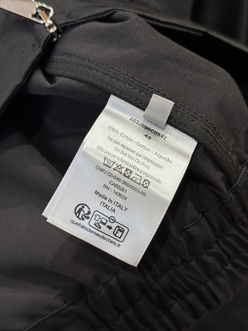 ディオールスーパーコピー Christian Dior Coutureスズランの刺繍入りジャケットとストレートレッグパンツのスーツ