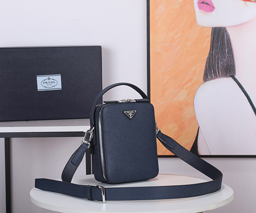プラダスーパーコピー 新作メンズショルダーバッグ