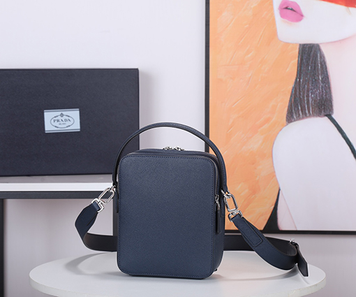 プラダスーパーコピー 新作メンズショルダーバッグ