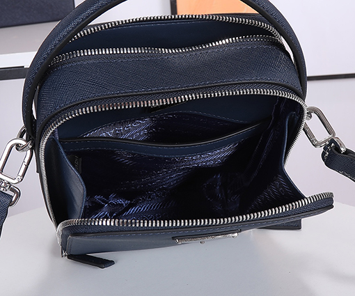 プラダスーパーコピー 新作メンズショルダーバッグ