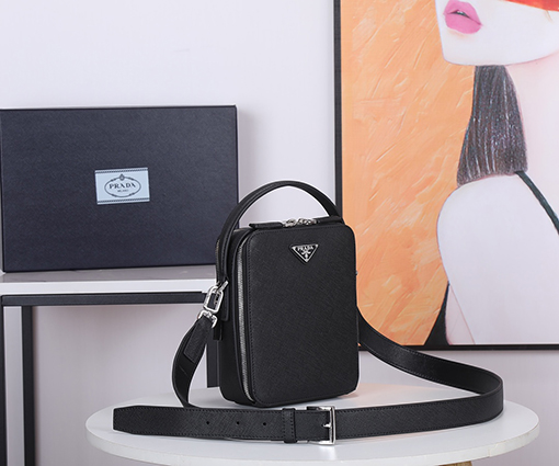 プラダスーパーコピー 新作メンズショルダーバッグ