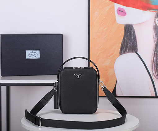プラダスーパーコピー 新作メンズショルダーバッグ