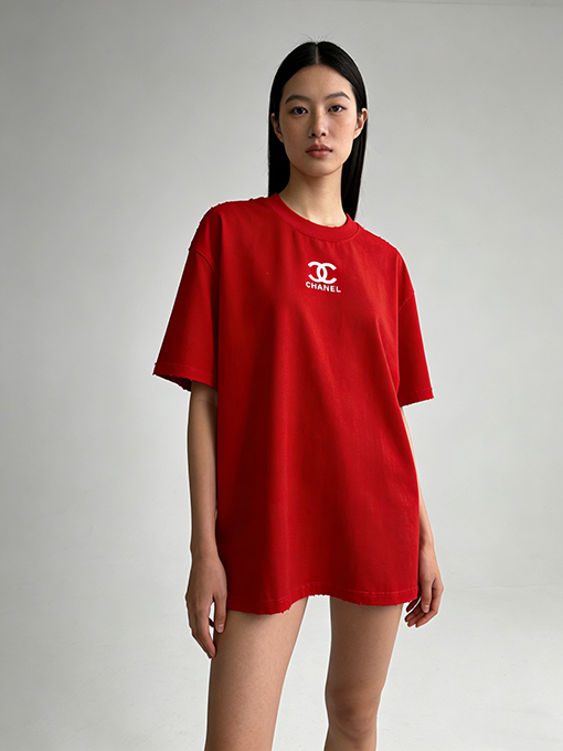 シャネル Chanel クラシックなロゴ入り、ダメージをした厚のラバープリントの半袖Tシャツ