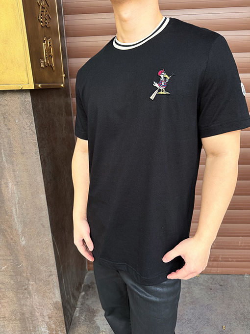 モンクレールスーパーコピー ロゴパッチ付き刺繍入りコットン半袖Tシャツ