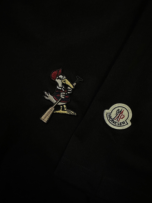 モンクレールスーパーコピー ロゴパッチ付き刺繍入りコットン半袖Tシャツ