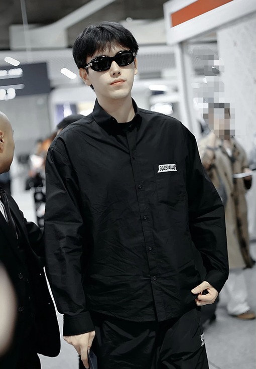 バレンシアガ BALENCIAGA クラシックなテープ付き長袖シャツ