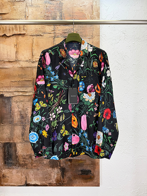 グッチ 花柄の長袖シャツ