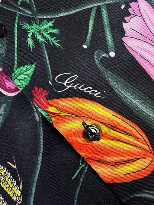 グッチ 花柄の長袖シャツ