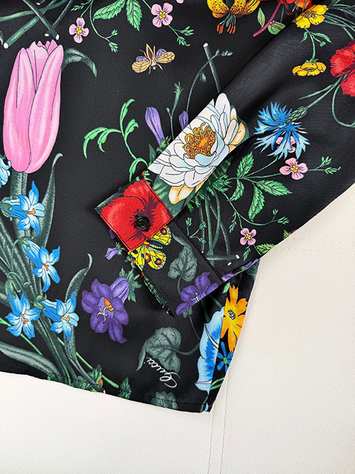 グッチ 花柄の長袖シャツ