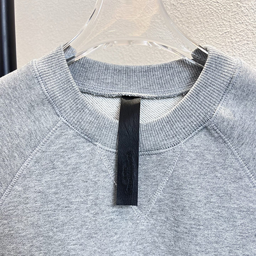 クロムハーツ クロスラベリングの刺繍りクルーネックのスウェットシャ