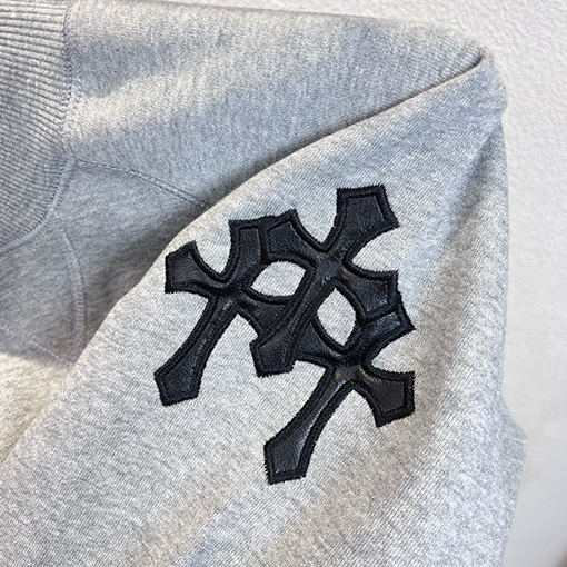 クロムハーツ クロスラベリングの刺繍りクルーネックのスウェットシャ