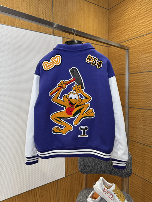 ルイヴィトンブランドコピー スタイリッシュな漫画パッチワークベースボールジャケット