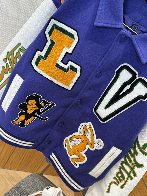 ルイヴィトンブランドコピー スタイリッシュな漫画パッチワークベースボールジャケット