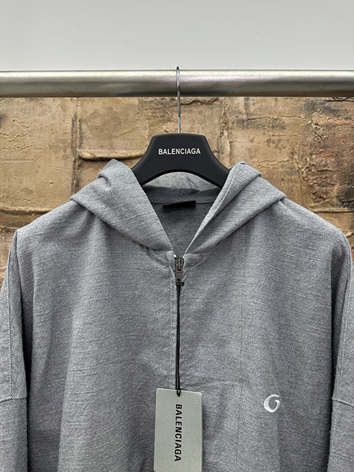 バレンシアガコピー 刺繍りフード付きジップアップジャケット