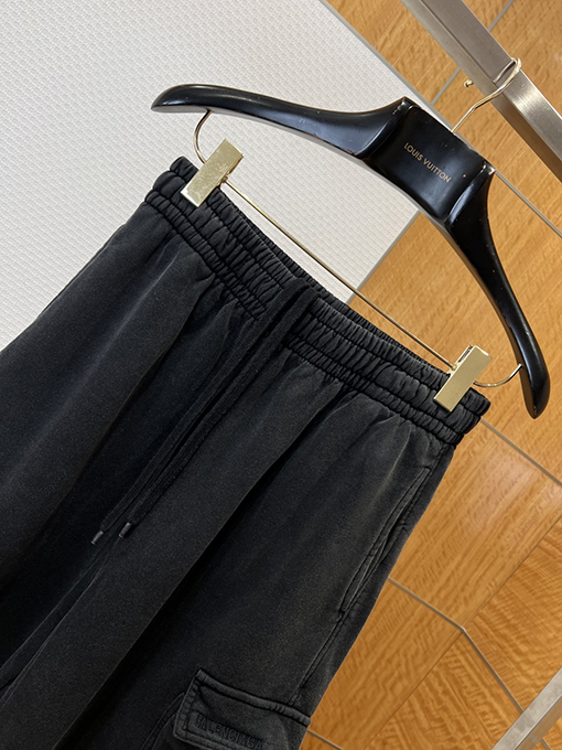 バレンシアガスーパーコピー 刺繍りダメージマルチポケットワイドレッグカーゴパンツ