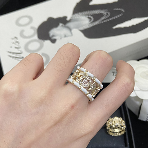 シャネル ヴィンテージレザーチェーンラインストーンスターダブルCリング