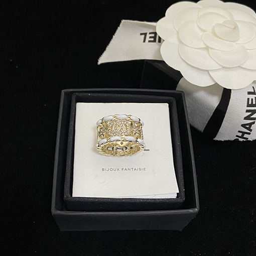 シャネル ヴィンテージレザーチェーンラインストーンスターダブルCリング