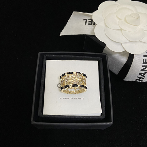 シャネル ヴィンテージレザーチェーンラインストーンスターダブルCリング