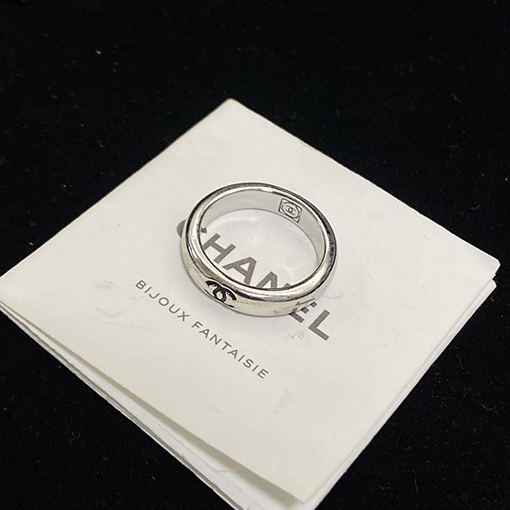 シャネル ダブルC ブラックエナメルリング