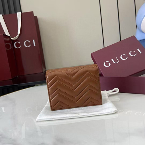グッチ クラシックなキルティングラムスキンウォレット