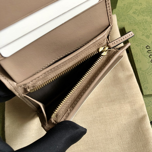 グッチブランドコピー 新しい小型カードホルダー