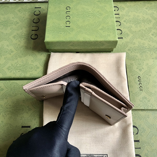グッチブランドコピー 新しい小型カードホルダー