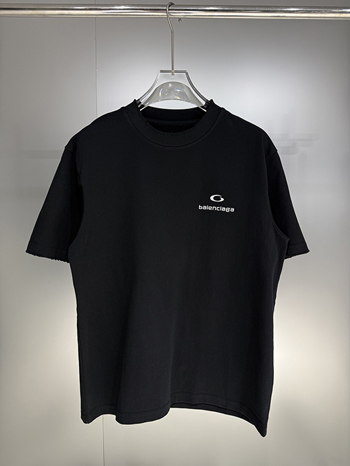 バレンシアガ BALENCIAGA 新モデル半袖Tシャツ