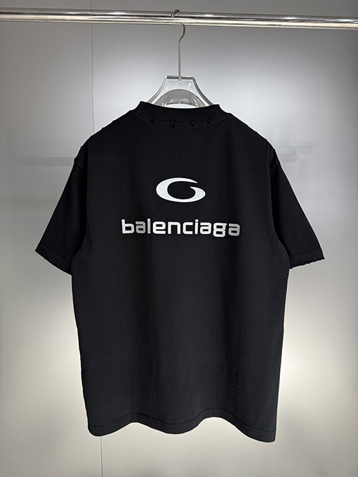 バレンシアガ BALENCIAGA 新モデル半袖Tシャツ
